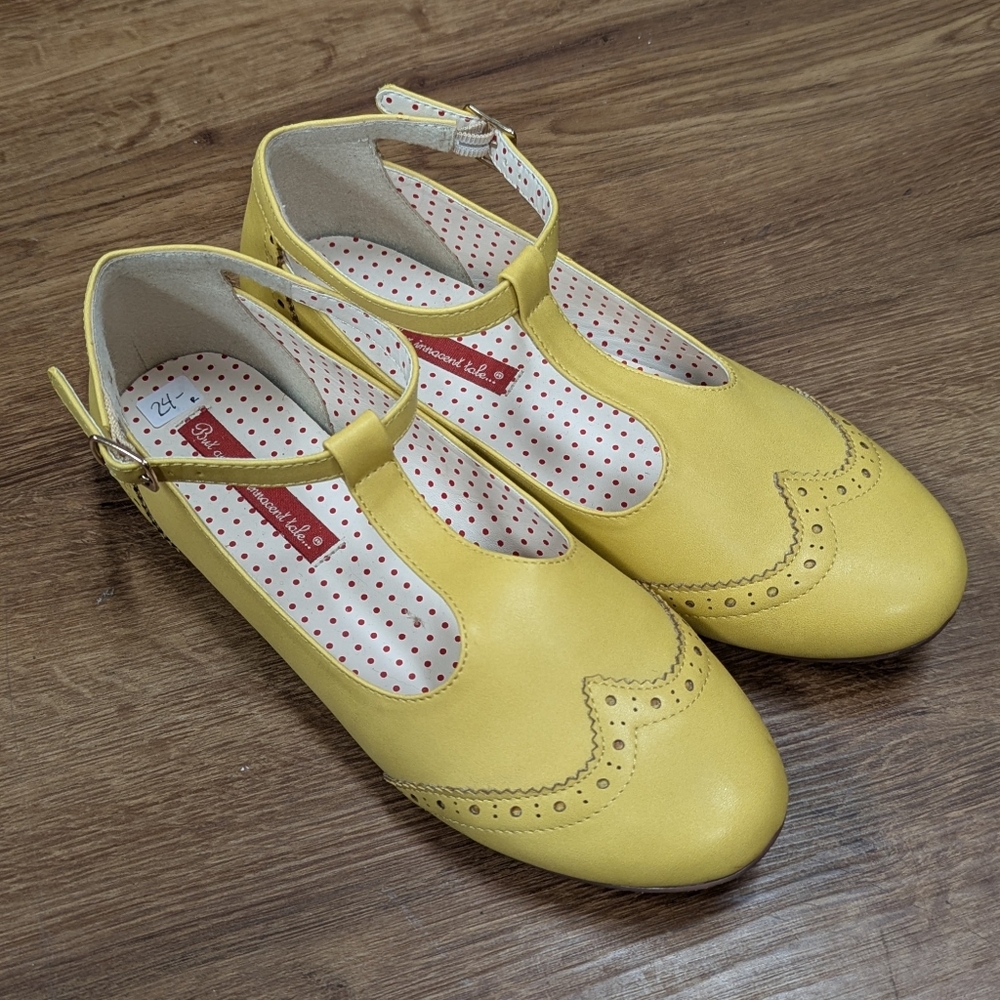 BAIT Mary Jane's Shoes Yellow size 8